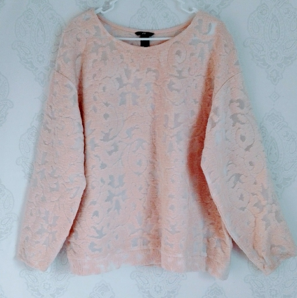 H&M  |   Peach Floral Sweatshirt